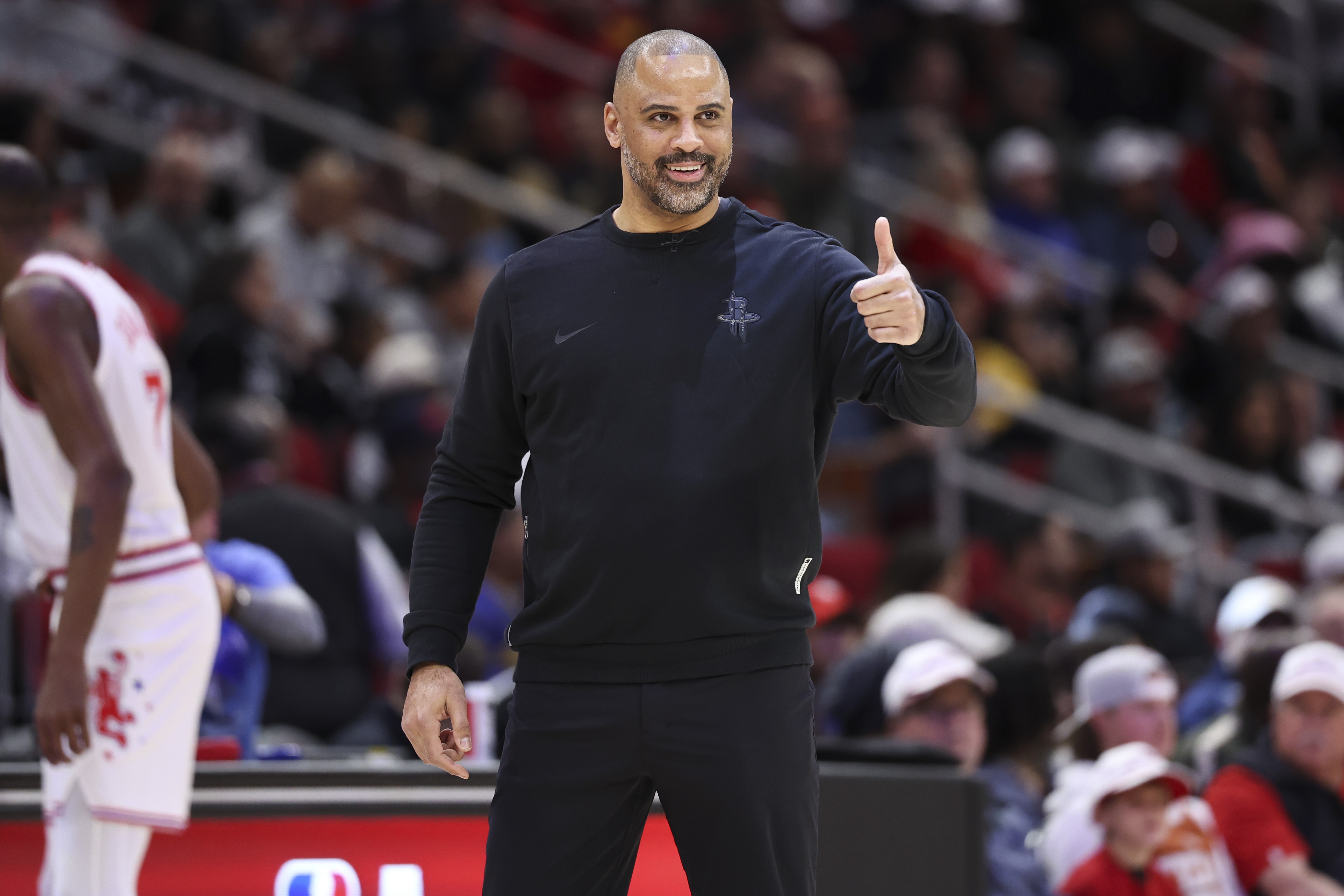 19个失误人麻了！火箭没控卫&amp;空间拥挤 失误多看似偶然实则必然？